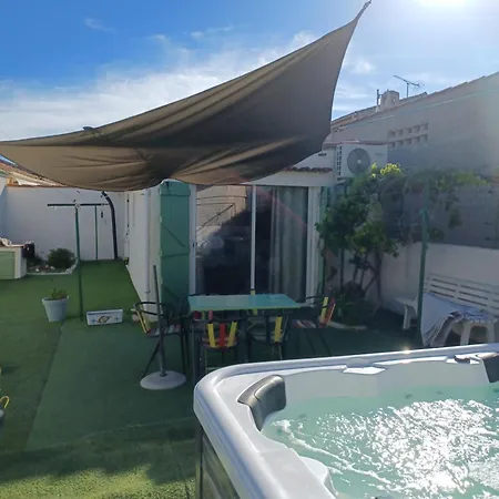 Option Jacouzzi A La Holiday home